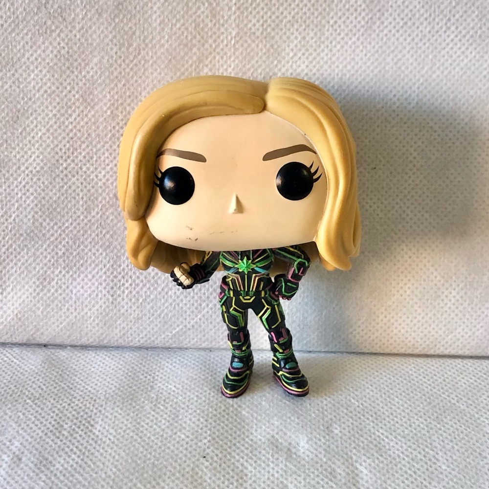 ❤️ Funko Pop Marvel Captain Marvel with Neon Suit